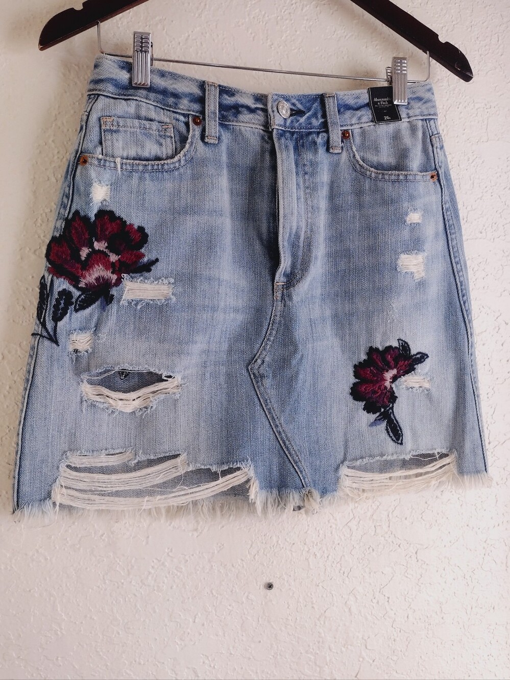 Abercrombie & Fitch Light Blue Distressed Denim Mini Skirt with Floral Appliqué - Picture 2 of 6